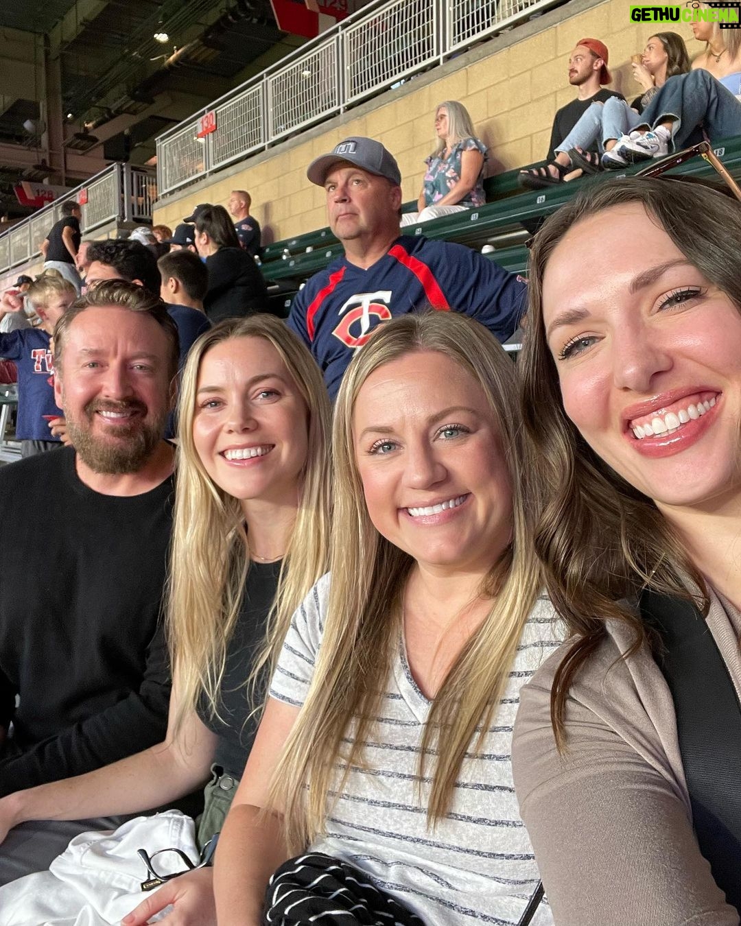 Kelsey Cook Instagram - Loved having my girls in town this weekend 🥰👯♀️ cribbage continues to be insanely addictive