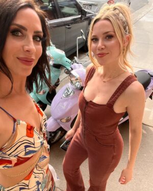 Kelsey Cook Instagram - Getting ready to see Beyoncé is like going to adult prom 💃🏼✨ such an incredible concert and we had the best time celebrating Jamie’s birthday!! 😘🥳👑