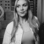 Kelsey Cook Instagram - On my way to Salt Lake City for shows at @wiseguyscomedy this weekend! ✈️ Early show tonight is sold out so grab one of the remaining tickets before the others go too. Here’s where else I’m going this year 👇🏻 Jun 1-4 Las Vegas, NV Jun 8-10 Stamford, CT Jun 24 Burbank, CA Jul 14-16 Phoenix, AZ Aug 4 Davenport, IA Aug 11-13 Dania Beach, FL Sept 15-16 Ft Collins, CO Sept 28-30 Louisville, KY Oct 5-7 Spokane, WA Oct 19-22 Cleveland, OH Nov 2-4 Grand Rapids, MI Nov 9-11 Washington, DC Nov 15 Nashville, TN Nov 16 Huntsville, AL Nov 17-19 Atlanta, GA Dec 1-2 Boston, MA Dec 7-9 Tampa, FL Tickets at kelseycook.com 🎫 📸 @jimmccambridge
