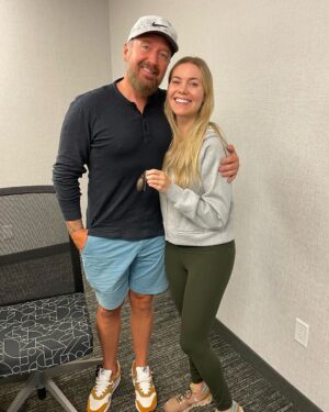 Kelsey Cook Instagram - What a year 🤯 I moved to Minnesota, released my first special, performed in 33 cities on tour, bought my dream house with @thatchaddaniels, and started a new podcast that I’m having so much fun doing. I got to have another year with my mom and have her in the crowd of one of my shows, and make yo-yo videos with my dad that made me smile so damn hard. Thank you for the love that you guys show me and my family on here. Thank you for watching my special and sharing it around. Thank you for coming to see me on tour and making me excited to shoot the next special. I feel so grateful ❤️