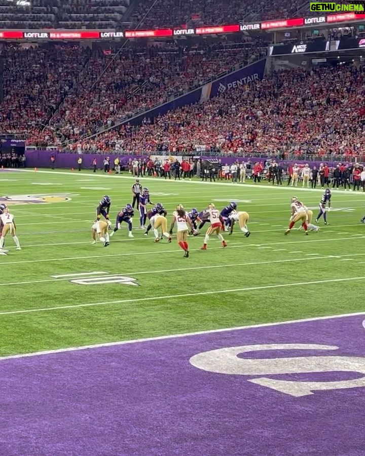 Kelsey Cook Instagram - Unbelievable tickets and field access for the Vikings game! 🏈 Thanks @cyamundson for the hookup. We’ll take you to Olive Garden for your birthday and then we’ll be even.