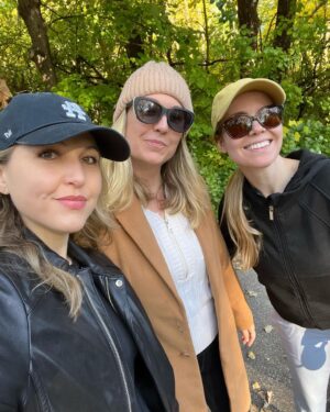 Kelsey Cook Instagram - The girls visited me in Minnesota and it was the greatest 🍂🍁🥰🧖🏼‍♀️🎲 @taylortomlinson’s camera zoom timing is unparalleled, and Delanie continues to be better than all of us by not having social media 😂