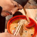 Ken Yasuda Instagram - #PICU #9話 今夜、よる9時から #ドラマ #フジテレビ ロケ後、新千歳空港にて。 #睨み飯 久々。