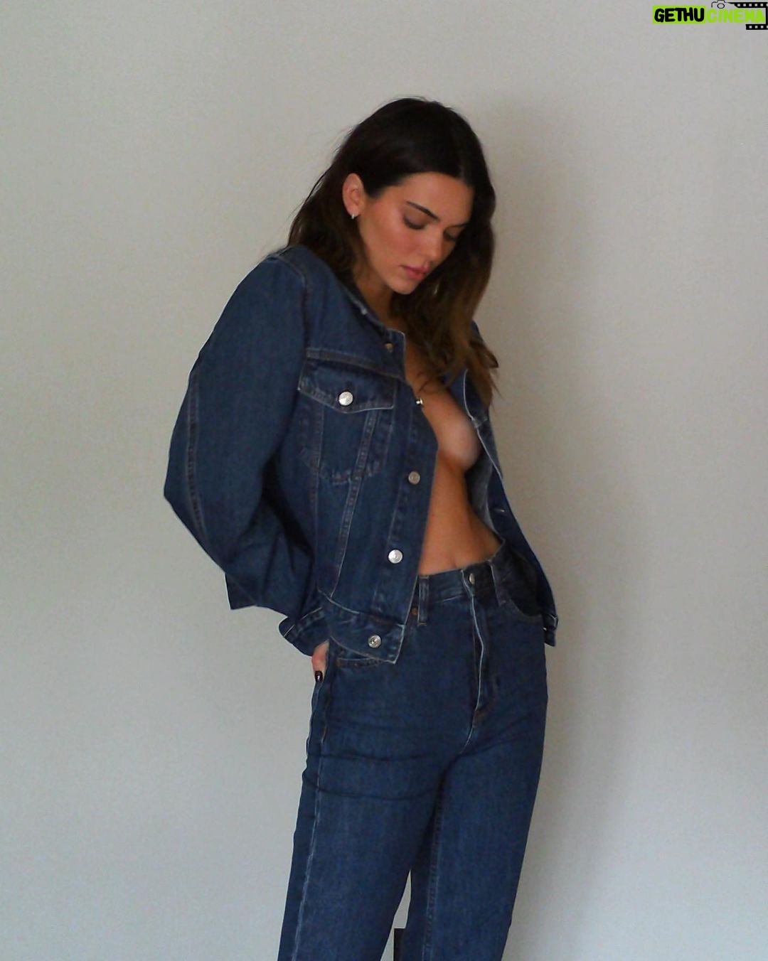 Kendall Jenner Instagram - @calvinklein #mycalvins