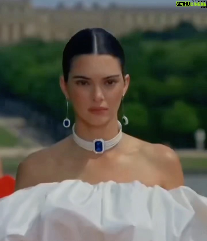 Kendall Jenner Instagram - thank you @jacquemus todays show was special 🤍