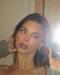 Kendall Jenner Instagram - falling back
