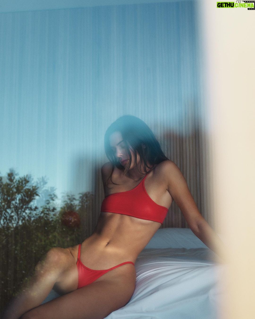 Kendall Jenner - 6.3 Million Likes - @fwrd summer
by @yuliagorbachenko