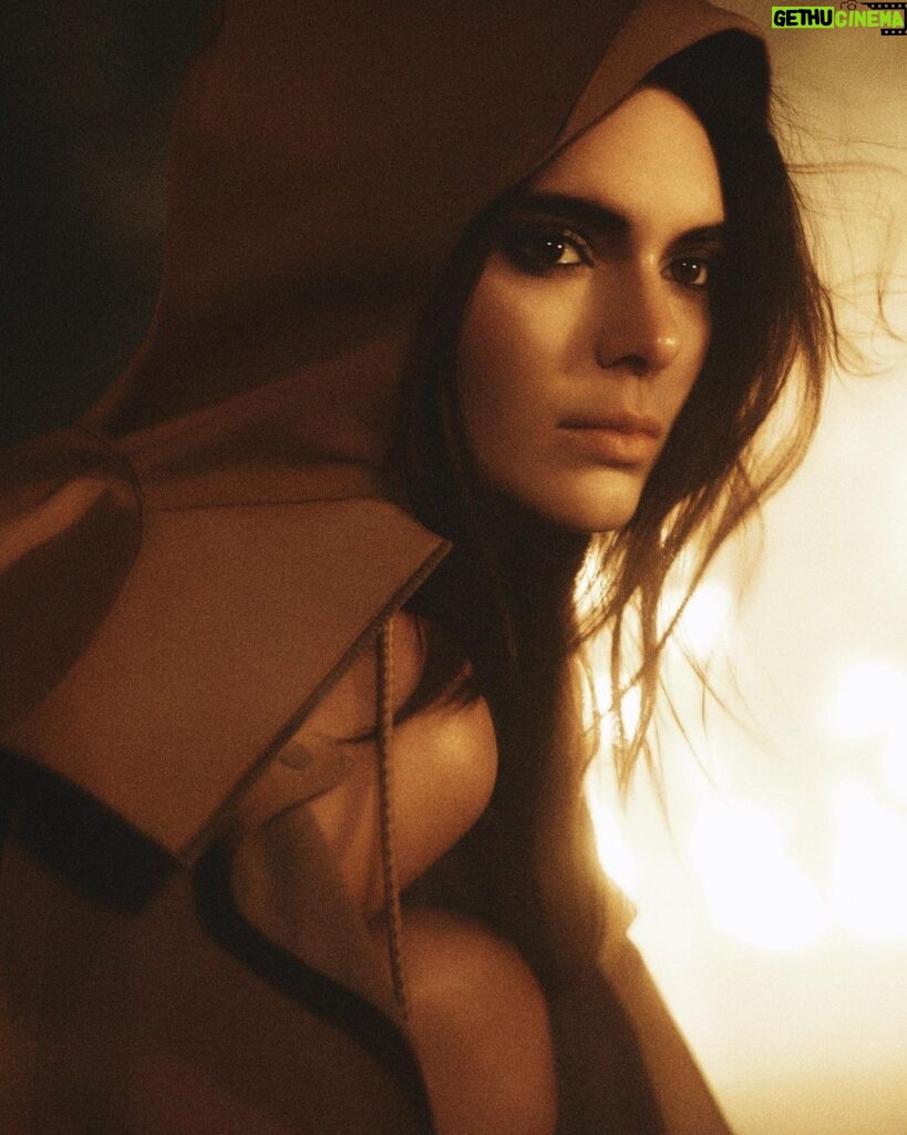 Kendall Jenner Instagram - @vogueitalia April issue cover story by @robingaliegue