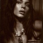 Kendall Jenner Instagram - 🤎