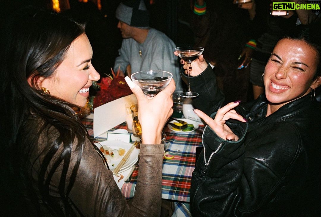 Kendall Jenner Instagram - happy nights with @drink818