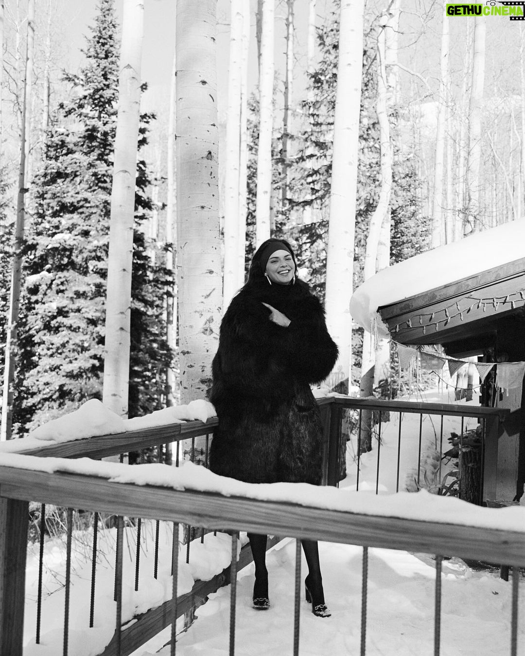 Kendall Jenner Instagram - aspen with @fwrd by @seanthomas_photo