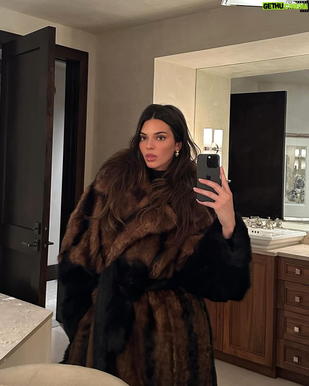 Kendall Jenner Instagram - turning into an (818) espresso martini