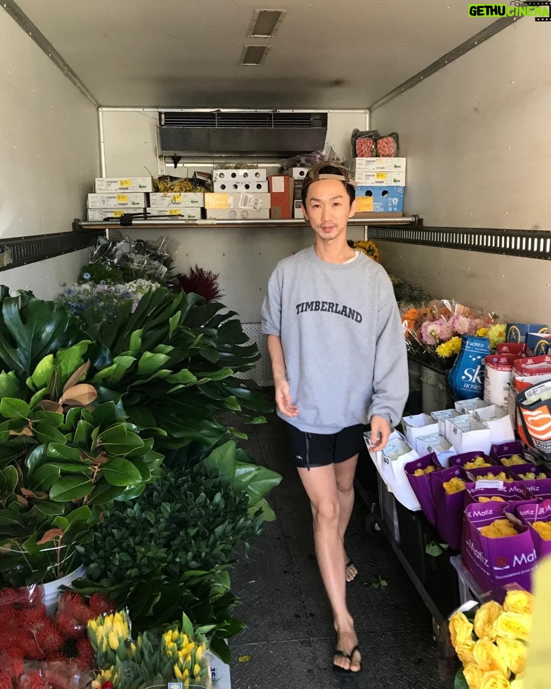 Kentaro Kameyama Instagram - #shopping #flowers inside of my #favorite #flower #truck in #Hollywood this #morning 🌷#projectrunway #season16