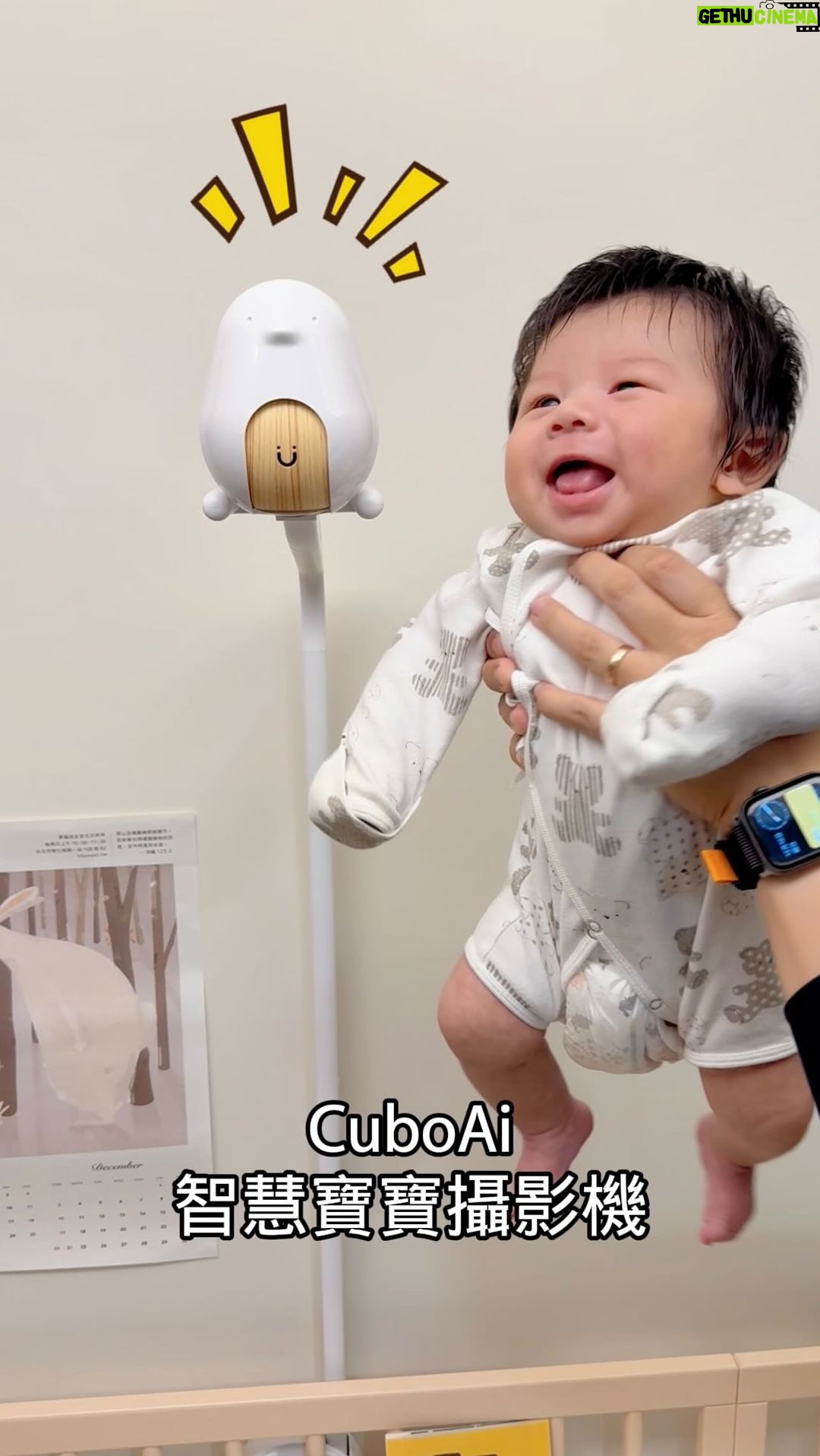 Kerstin Chan Instagram - 有了小孩後 還可能有完整的夫妻相處時光嗎? 還記得從月中回家後幾天 最爆炸的時期 我連睡覺都繃緊神經 謝天謝地 現在已經恢復兩人的宵夜時光了✌🏻 多虧了CuboAi 智慧寶寶攝影機的助攻 我們夫妻倆才能暫離嬰兒床邊 放心享受片刻寧靜😌 只要裝備上手 就能隨時掌握寶寶狀況 不管是哭哭、咳嗽、翻身 還是口鼻疑似被東西覆蓋 CuboAi都會立刻通知我們 準備好神助手 育兒更容易上手 還有很多厲害功能 影片裡都有哦~ 🛍️使用我的折扣碼:KERSTIN2023 每台攝影機可以再折$300 @cuboai_taiwan #寶寶攝影機 #CuboAi #CuboAi智慧寶寶攝影機