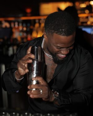 Kevin Hart Instagram - Ain’t no party like a Kevin Hart party because a Kevin Hart party don’t stop….especially when I’m bartending …. I had the @grancoramino flowing at @komodolv at the Fontainebleau ….#HardWorkTasteDifferent