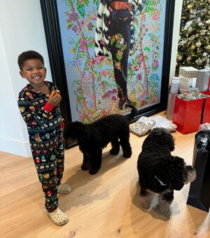 Kevin Hart Instagram - Merry Christmas from the Harts ….Wishing you all a blessed and beautiful Holiday #LiveLoveLaugh