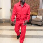 Kevin Hart Instagram – Movie Promo tour….. “Lift” is now streaming on @netflix …..MAKE SURE YOU CHECK IT OUT!!!!!! Styled by @ashleynorthstyle