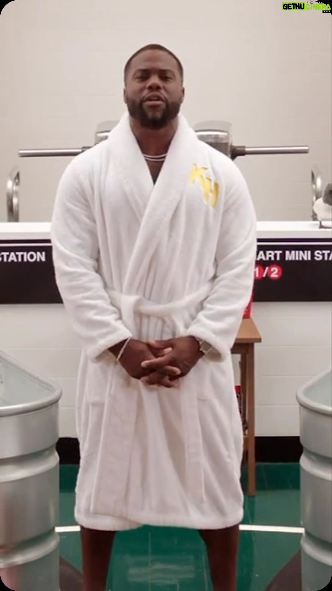 Kevin Hart Instagram - #ColdAsBalls is back and @VictorCruz is in the ice tub - he went a little off script when he told lies about my @philadelphiaeagles so I made him stay in the cold tub longer!! New episode out now powered by @oldspice. Caw Caw!! #eagles #CAB #poweredbyOldSpice