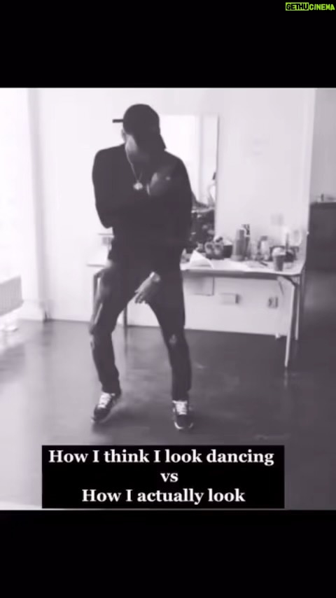 Kevin Hart - 744.4K Likes - Maybe Iβm tripping but I donβt see a differenceβ¦. We look the same to me. Iβm looking at 2 of the best dancers of our time β¦.Me & @chrisbrownofficial