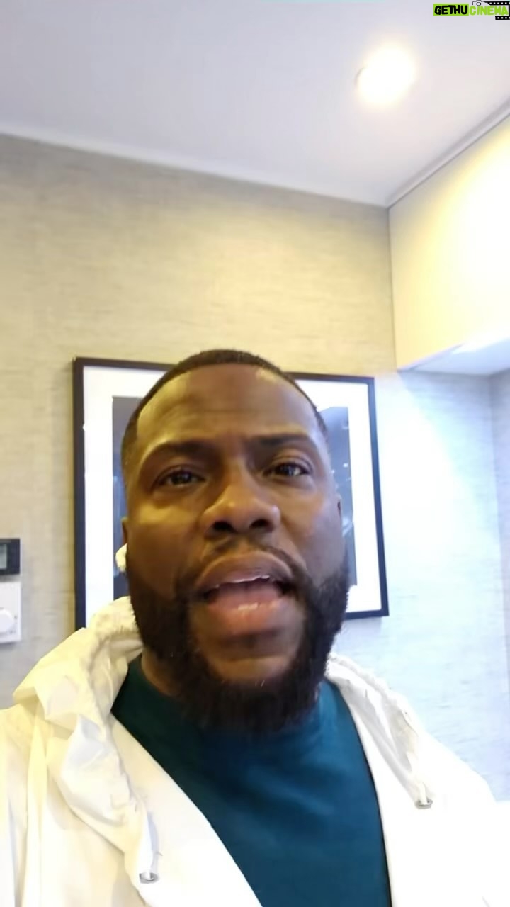 Kevin Hart Instagram - Happy Thanksgiving! It’s time to put down the pie for a minute and download the @draftkings_sportsbook app because they’re giving new customers a great way to get in on all the NFL action today... Bet $5, get $150 in bonus bets INSTANTLY! Use my promo code HART when signing up. #DKPartner
