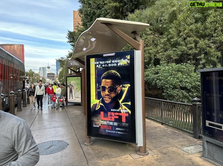 Kevin Hart Instagram - This is what a Marketing Campaign for a K Hart movie looks like…. I can’t think my partners at @netflix enough!!!!! Your support means the world to me & @therealhartbeat ….I love you guys!!!!!!! “Lift” hits @netflix tomorrow….Mark ya calendars people!!!!!!