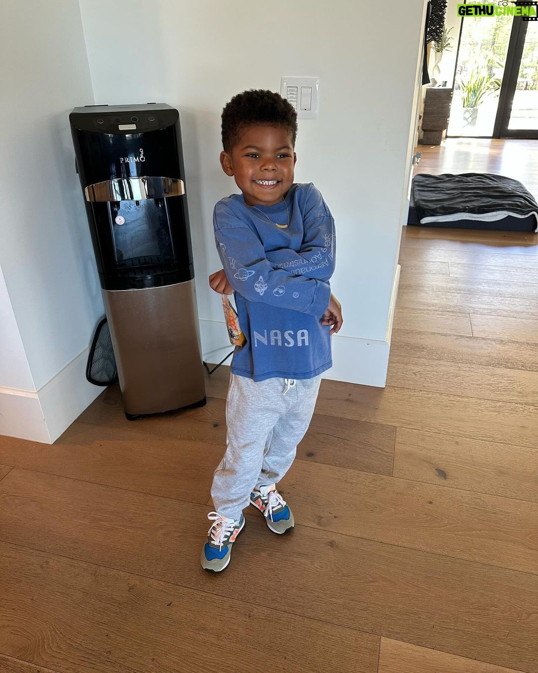 Kevin Hart - 502.2K Likes - Happy Birthday Day to the coolest kid on the planet!!!!!! Iβm happier because of you and ya energy son!!!!!! We love you #Harts #ZoBear #KingZo