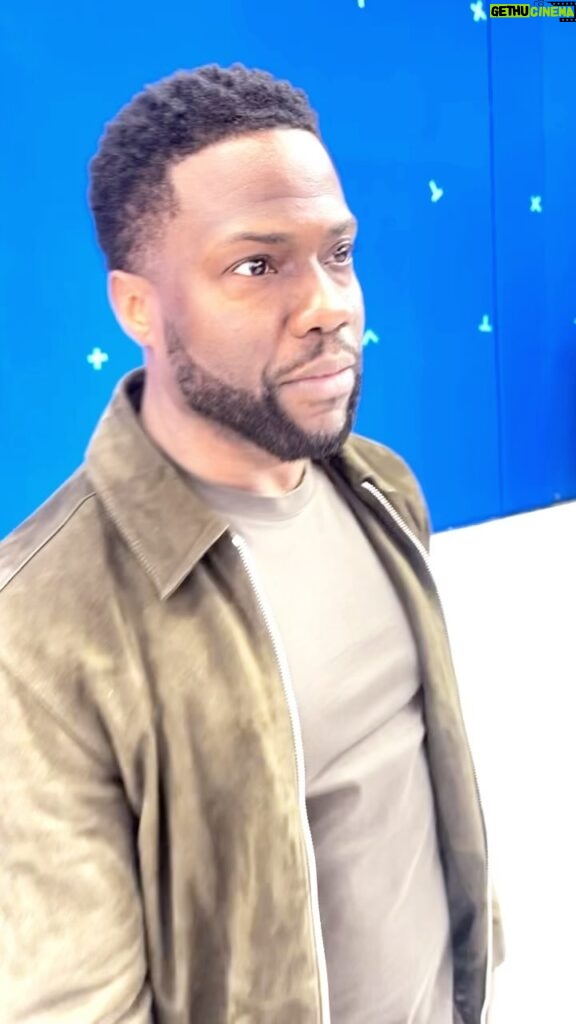Kevin Hart Instagram - I showed the world what I’m like on set after having an espresso…. This is what I’m like on set when I start getting tired and delirious and I’m crashing 😂😂😂😂😂…… #SetLife ….So happy the strike is over…. Time to get back to work #comedicrockstarshit