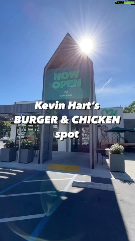 Kevin Hart Instagram - I love you @losangeles_eats ….. @myharthouse is picking up some major steam people…. Go check us out …. We are in Hollywood, Westchester, Monrovia and University Park South ….Come Eat Your Hart Out!!!!!