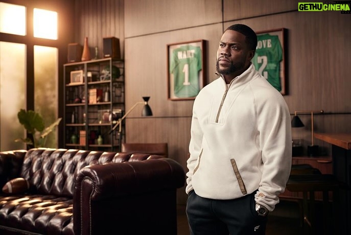 Kevin Hart Instagram - Changing the game with one amazing drop at a time….fellas make sure you put a “F” on ya chest this football season damn it!!!!! Sundays just got a whole lot better ….and yes that green combo is a small nod to the city of brotherly love!!!!!! Fly Eagles Fly 😂…. My drop is available NOOOOOOWWW!!!!! Get yours today!!!!! @fableticsmen