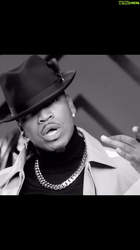 Kevin Hart Instagram - Link Up Remix is out now!!!!!! Nothing but love for my brothers @neyo & @myfabolouslife ….. I love the @grancoramino VISUALS!!!!! Hard Work Taste Different!!!!! Let’s gooooooooooooo