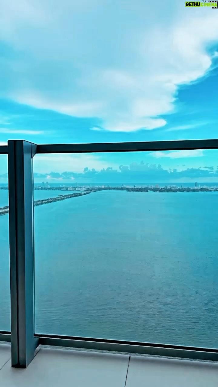Kevin Hart Instagram - The simple things…. Great views X great tequila = Great Days!!!!!! Hard Work Taste Different ….. I’m celebrating my Friday correctly damn it….Im doing it with @grancoramino …. The Premium Tequila for the people!!!!!! Lets goooooooooo