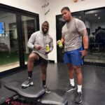 Kevin Hart Instagram - Getting after it requires energy…. @c4energy ….Started my morning with a bang 💪🏾💪🏾💪🏾💪🏾 #HustleHart