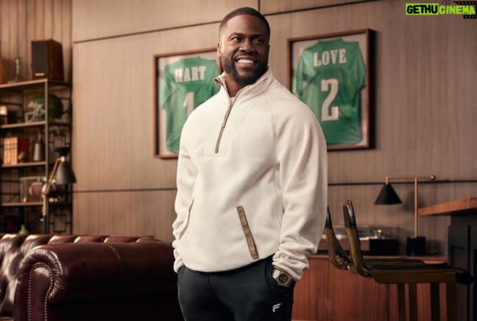 Kevin Hart Instagram - Changing the game with one amazing drop at a time….fellas make sure you put a “F” on ya chest this football season damn it!!!!! Sundays just got a whole lot better ….and yes that green combo is a small nod to the city of brotherly love!!!!!! Fly Eagles Fly 😂…. My drop is available NOOOOOOWWW!!!!! Get yours today!!!!! @fableticsmen