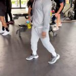 Kevin Hart Instagram – If yo workout crew don’t look like this on a Friday then WTF are you doing!!!!!! Turnt off that @c4energy and dripped in @fableticsmen #HustleHart ….Im the best dancer in the world….🌎 🕺