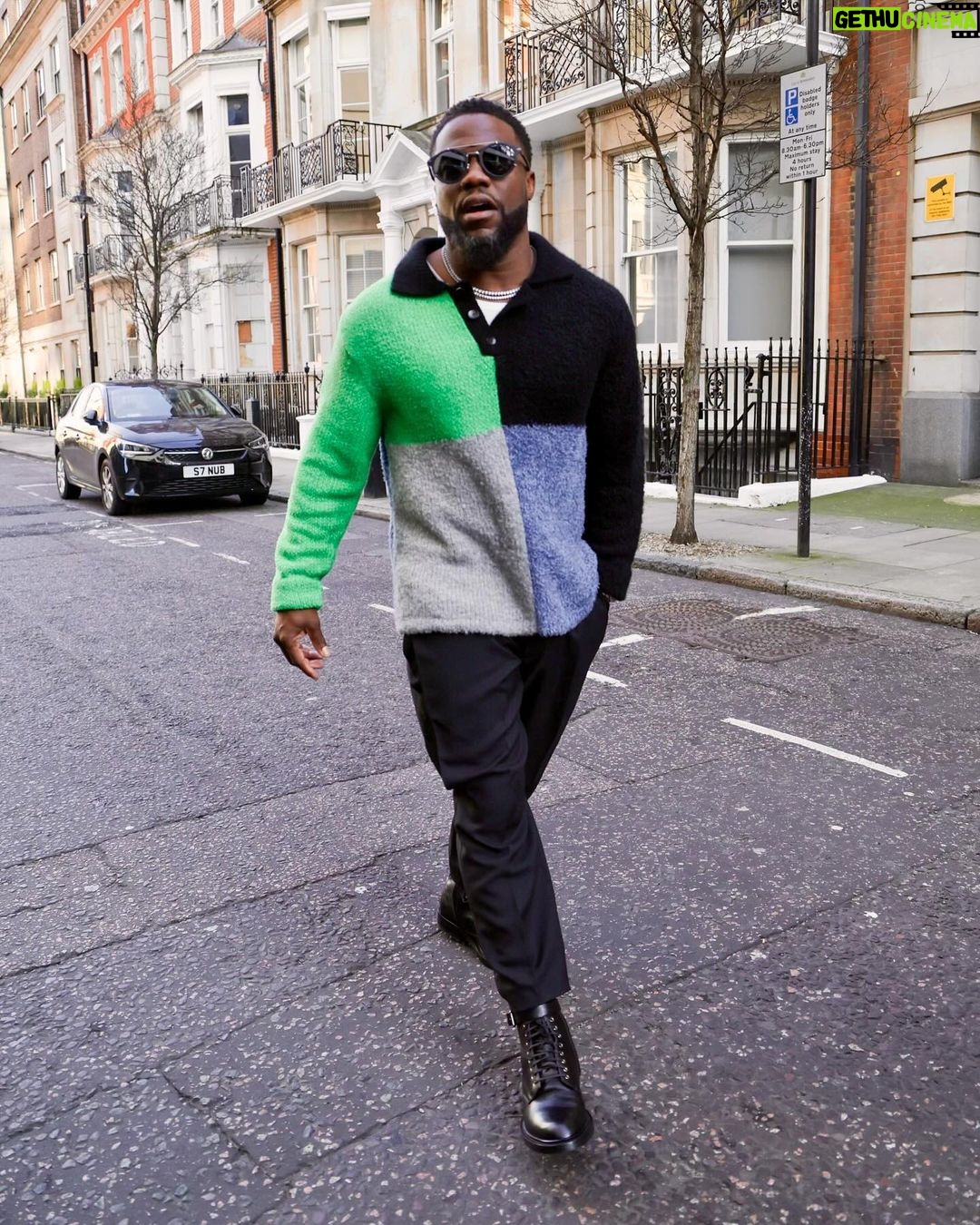 Kevin Hart Instagram - Little man that does BIG things…. Promo tour for “LIFT” has been incredible…..the reaction from the fans on this film has been AMAZING!!!!! We drop tomorrow on @netflix …. LET’s GOOOOOOOO …. Styled by @ashleynorthstyle