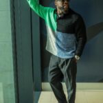 Kevin Hart Instagram - Little man that does BIG things…. Promo tour for “LIFT” has been incredible…..the reaction from the fans on this film has been AMAZING!!!!! We drop tomorrow on @netflix …. LET’s GOOOOOOOO …. Styled by @ashleynorthstyle