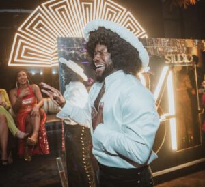 Kevin Hart Instagram - Celebrated my brother @kingjames B Day in style …. Studio 84 was a stone cold groove jack!!!!!! #LiveLoveLaugh
