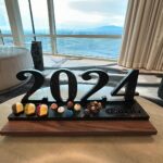 Kevin Hart Instagram – — May the new year bring peace, love + happiness!
Happy 2024 from the Harts ✨🤍