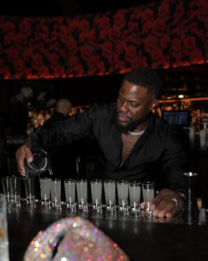 Kevin Hart Instagram - Ain’t no party like a Kevin Hart party because a Kevin Hart party don’t stop….especially when I’m bartending …. I had the @grancoramino flowing at @komodolv at the Fontainebleau ….#HardWorkTasteDifferent