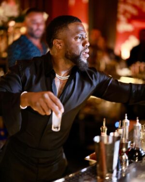 Kevin Hart Instagram - Ain’t no party like a Kevin Hart party because a Kevin Hart party don’t stop….especially when I’m bartending …. I had the @grancoramino flowing at @komodolv at the Fontainebleau ….#HardWorkTasteDifferent