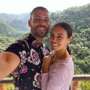Kevin Miranda Instagram - 💛♥️

@sarahynob 

#vietnam #aventure #jungle #nationalpark #catba #couple #picture #pics #love #trip #travel #photo #nature #asia #viet