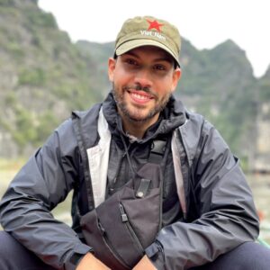 Kevin Miranda Instagram - 🇻🇳 Ça se voit que j'ai kiffé le Vietnam ? 👀

Les amis, ce pays est une merveille 
Voici notre itinéraire sur 1 mois dans l'ordre : 

Hanoï
Ha Giang
Cat Ba (baie d'Halong maritime)
Ninh Binh (baie d'Halong terrestre)
Hôi An
Da Lat
Hô-Chi-Minh-Ville 

😁✌️

#asie #vietnam #trip #voyage #travel #pics #asia #vietnamese #culture #photo #world #viet #picture #voyage #nature
