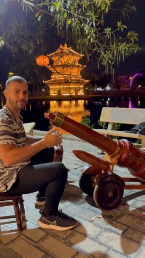 Kevin Miranda Instagram - P2 à Casper 💨 
Rappel pour 2023 : ne pas fumer 😆

#vietnam #smoke #bang #holidays
#asia #asian #trip #reels #video #vietnamese #style #ninhbinh #p2 #casper