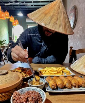 Kevin Miranda Instagram - 🇻🇳 Kevin Nguyen 

🍚 Chúc ngon miệng 🥢

#vietnam #hoian #vietnamesefood #vegan #vietnamese #bonappetit #photo #photooftheday #photography #picture #travel #trip #aroundtheworld