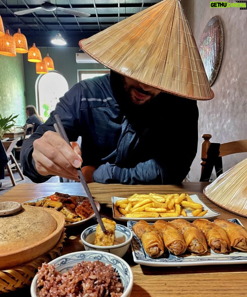 Kevin Miranda Instagram - 🇻🇳 Kevin Nguyen 🍚 Chúc ngon miệng 🥢 #vietnam #hoian #vietnamesefood #vegan #vietnamese #bonappetit #photo #photooftheday #photography #picture #travel #trip #aroundtheworld