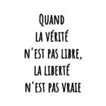 Kevin Miranda Instagram - 👁️ Jacques Prévert 👁️ On a tous pu l'observer au cours de ces dernieres années et c'est parfaitement logique 👭 Parce que la Liberté et la Vérité sont comme des sœurs jumelles 💛 Le sens de la vie est d'aller vers la Lumière, la Liberté, le Beau, le Vrai, le Juste 🗝️ la CLÉ de tout ceci est la Vérité Sans Vérité, La Lumière ne peut se faire, La Justice ne peut opérer, La Liberté est illusoire, Et la Beauté est artificielle ♥️ N'est-ce pas ? #citation #mots #phrase #reflexion #photo #phrases #question #philosophe #philosophie #photooftheday #picture #quote #insta #instadaily #instamood #amour #love #paix