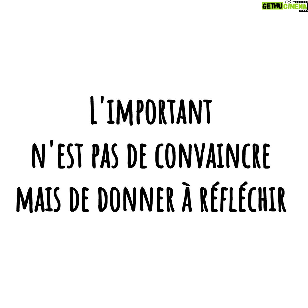 Kevin Miranda Instagram - 👁️ Bernard Werber 👁️ - Écrivain - Quand on cherche à convaincre on se heurte malheureusement à l'EGO des gens car chacun croit être dans le VRAI J'ai mis du temps avant de m'en rendre compte et j'ai dépensé beaucoup trop d'énergie Convaincre engage une forme de combat Toi qui me lis : 🔥ÉCONOMISE TON ENERGIE Tu n'as pas à convaincre Chacun décide d'emprunter le chemin qu'il veut Ce n'est certainement pas à toi d'engager tous les efforts Je ne dis pas qu'il ne faut pas chercher à faire éclater la Vérité 🌟 La Vérité se PARTAGE Il faut simplement adopter la bonne manière, en DONNANT à réfléchir Il faut montrer une direction, poser les bonnes questions, donner des pistes de réflexion et faire appel à l'esprit critique de chacun C'est ce que j'essaie de faire, sûrement maladroitement parfois, mais en m'améliorant je crois 😁✌️ #citation #mots #phrase #reflexion #photo #phrases #question #philosophe #philosophie #photooftheday #picture #quote #insta #instadaily #instamood #instagram