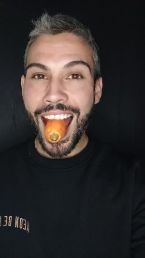Kevin Miranda Instagram - 🥕Bonne Année 🥕

😂 L'année prochaine c'est la bonne 

#ensemble #verite #video #videodujour #videooftheday #mensonge #eveil #reveil #peuple #esprit #dissidence #force #courage #infos #informations #news #instadaily #instanews #instagood #carotte #bonneannée