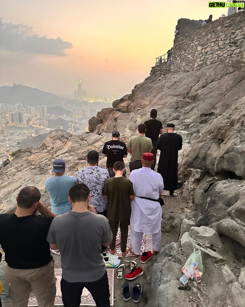 Khabib Nurmagomedov Instagram - Неделя на священном месте. #Mecca 🕋🤲 #Alhamdulillah for everything