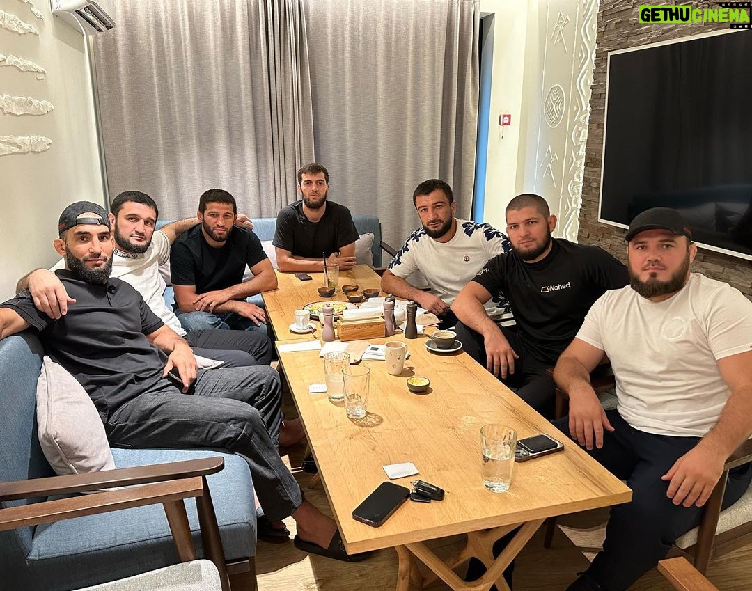 Khabib Nurmagomedov Instagram - Не полный состав, но все же … papakha_coffee